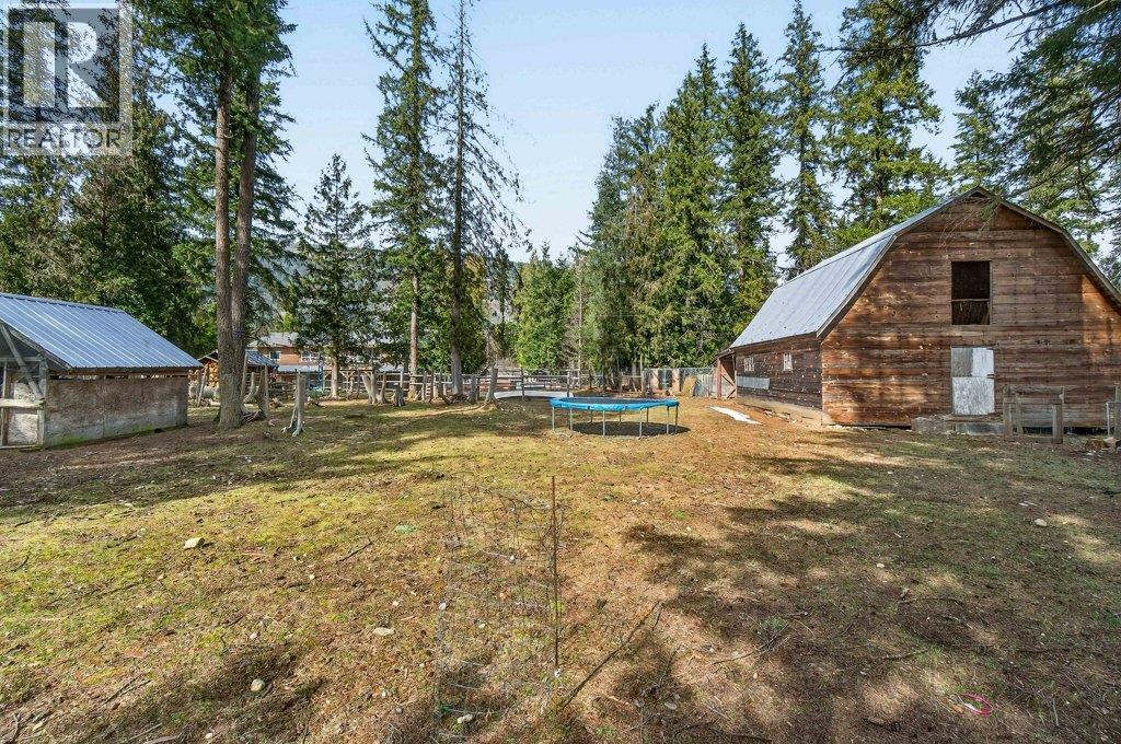  4198 Malakwa Road, Malakwa