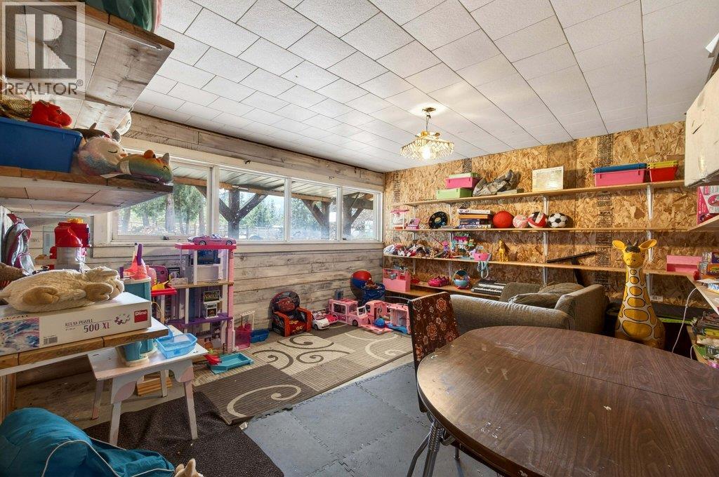 4198 Malakwa Road - 41