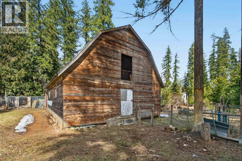  4198 Malakwa Road, Malakwa