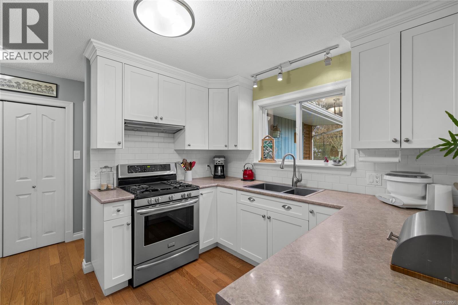 816 WOODLAND DR - 25