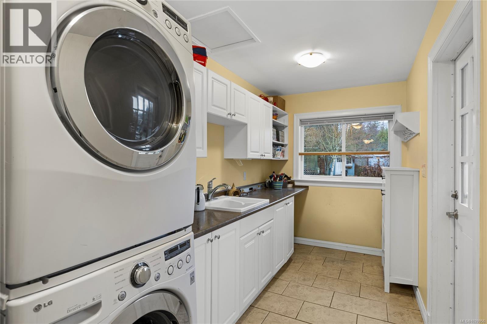 816 WOODLAND DR - 29