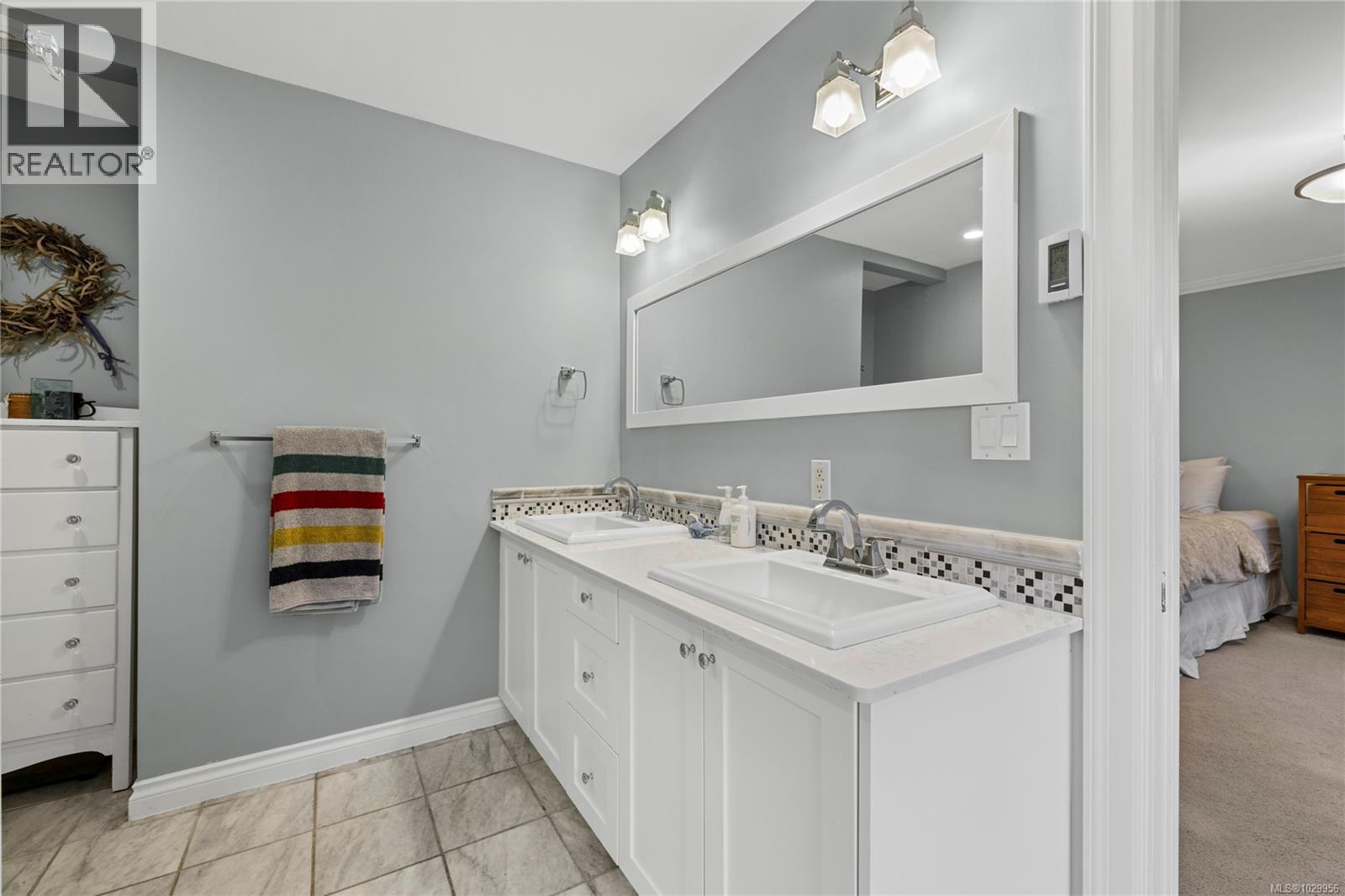 816 WOODLAND DR - 37