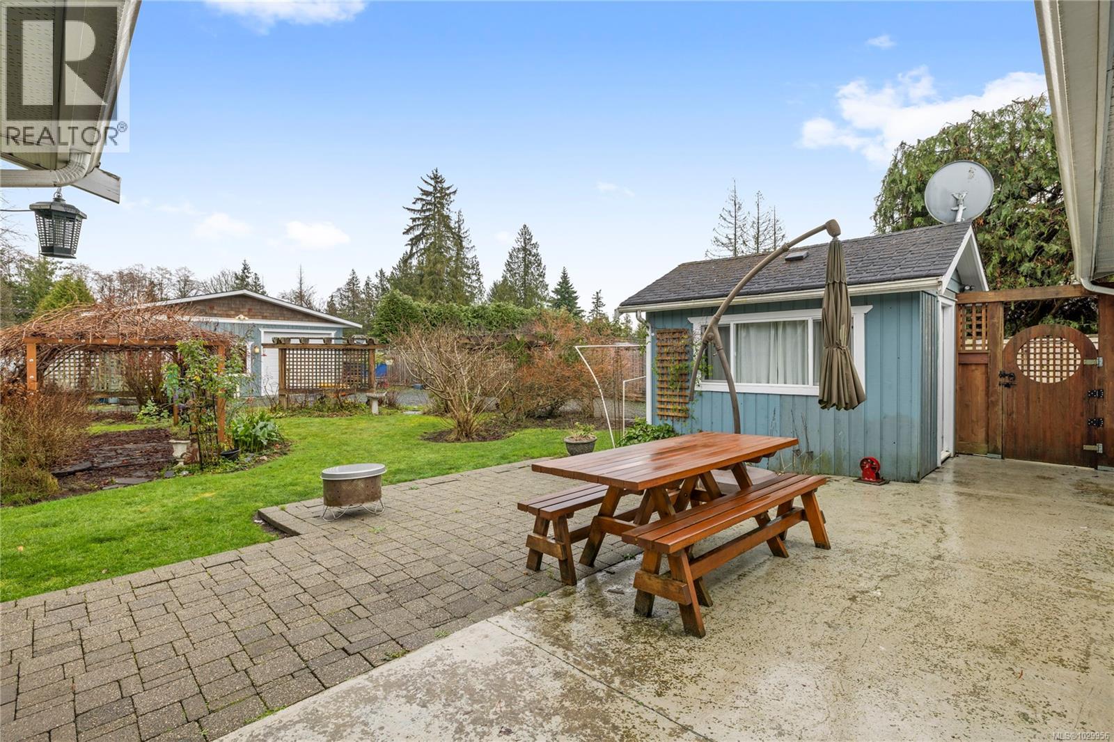 816 WOODLAND DR - 42