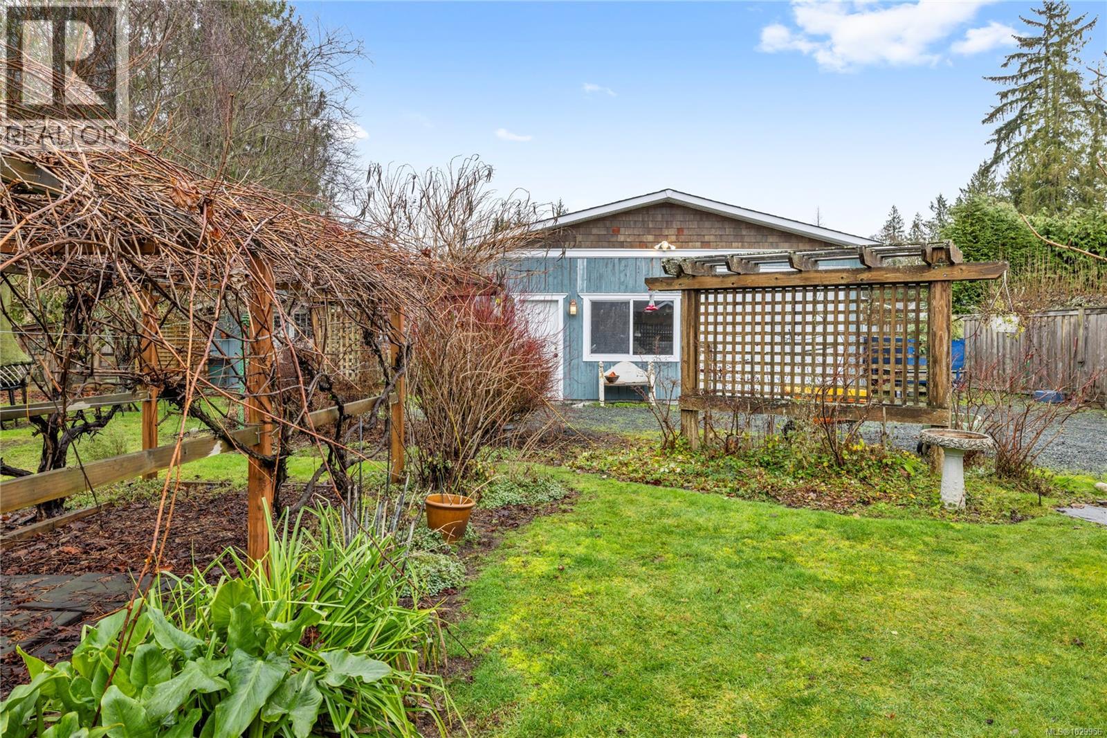 816 WOODLAND DR - 44