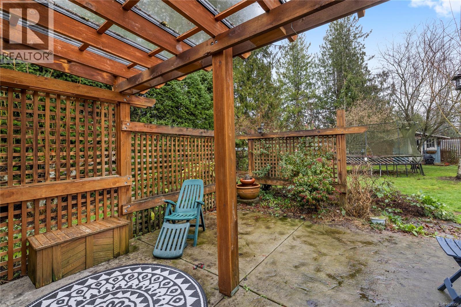 816 WOODLAND DR - 53