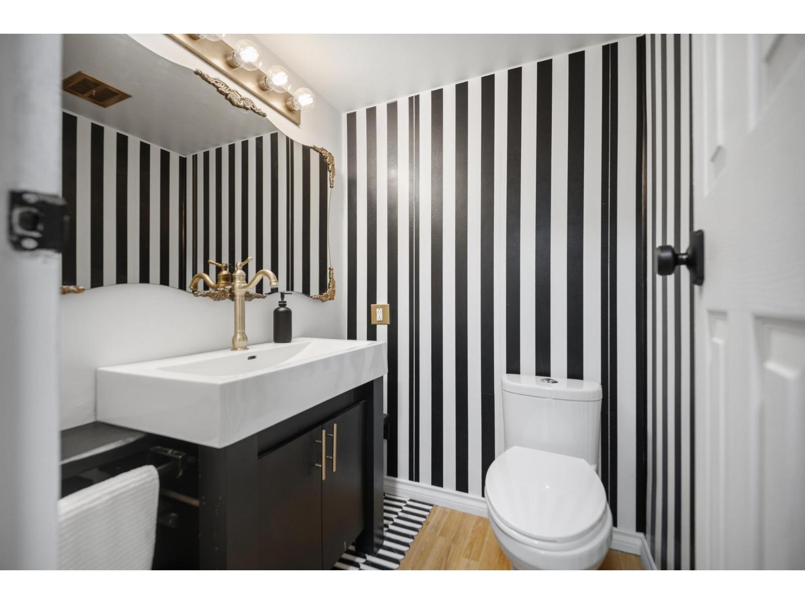 101 1331 FOSTER STREET, Surrey