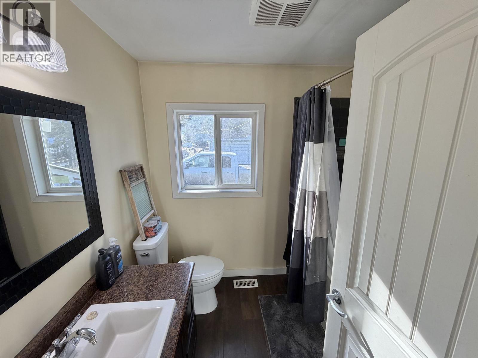 915 DOG CREEK ROAD - 9