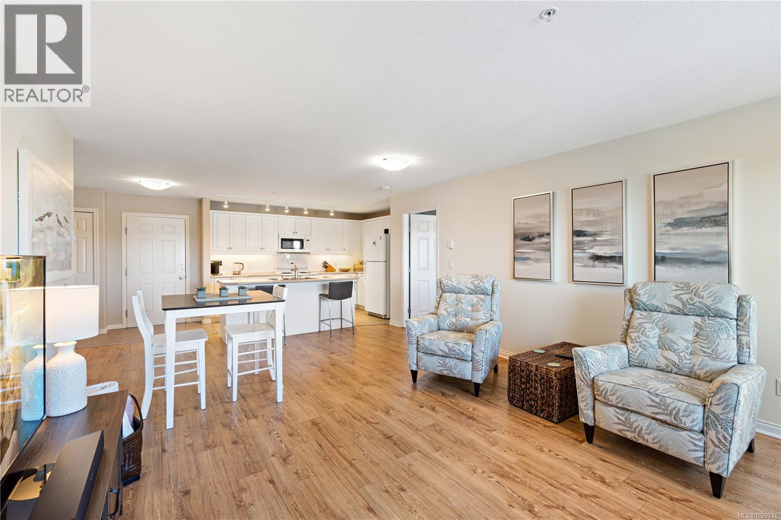 #211 1633 Dufferin Cres - 10