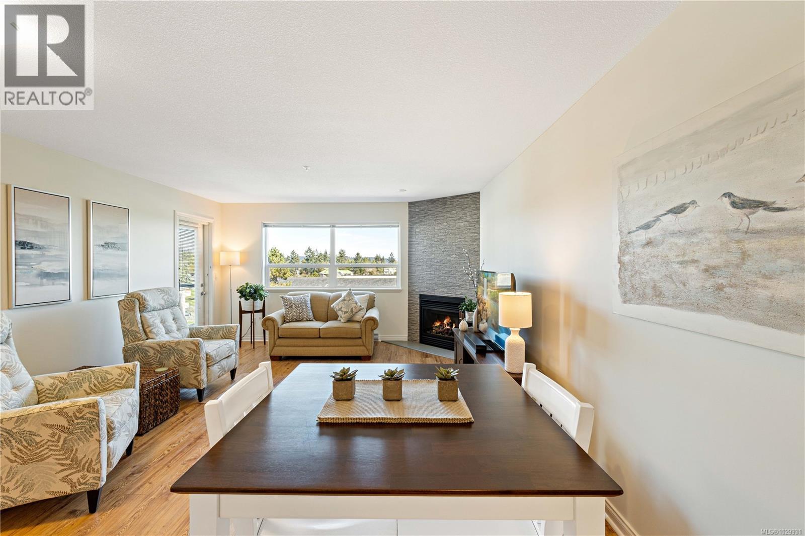 #211 1633 Dufferin Cres - 3