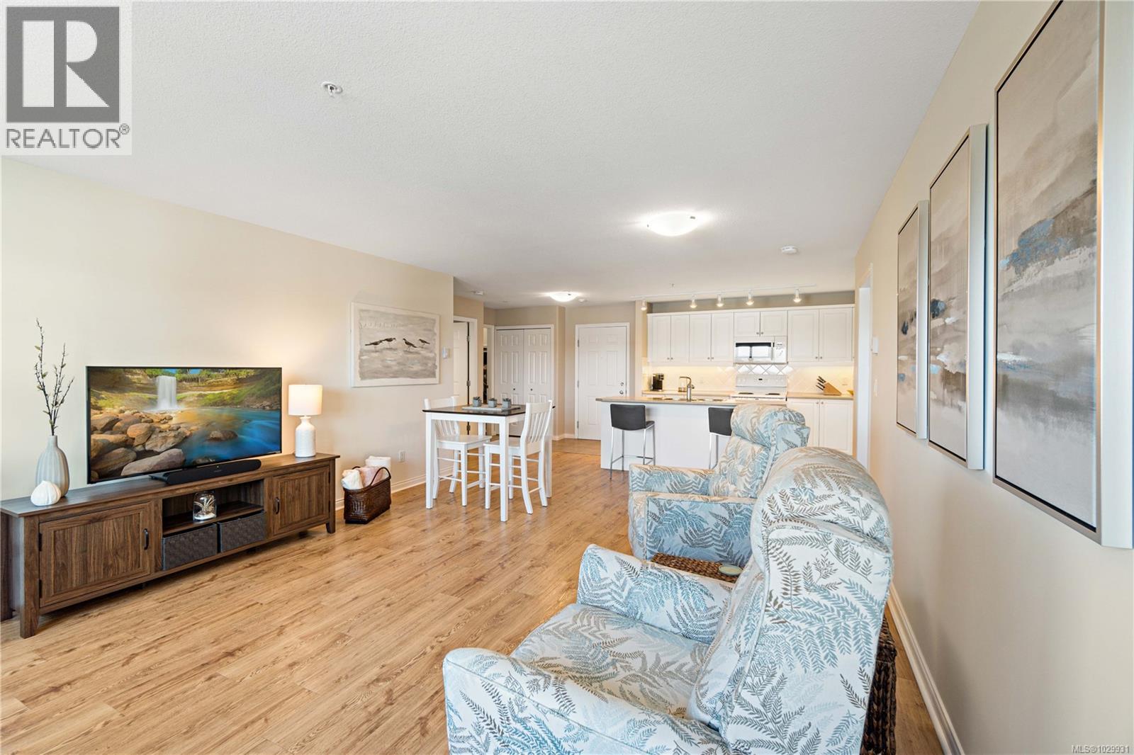 #211 1633 Dufferin Cres - 9
