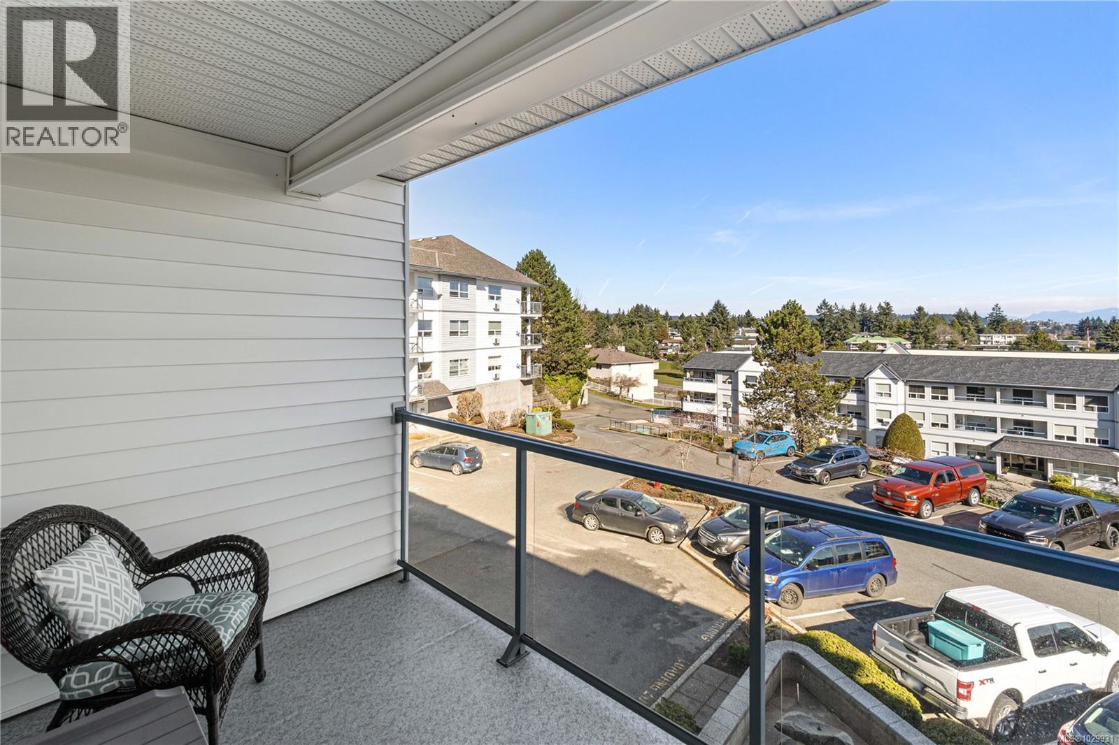 #211 1633 Dufferin Cres - 5
