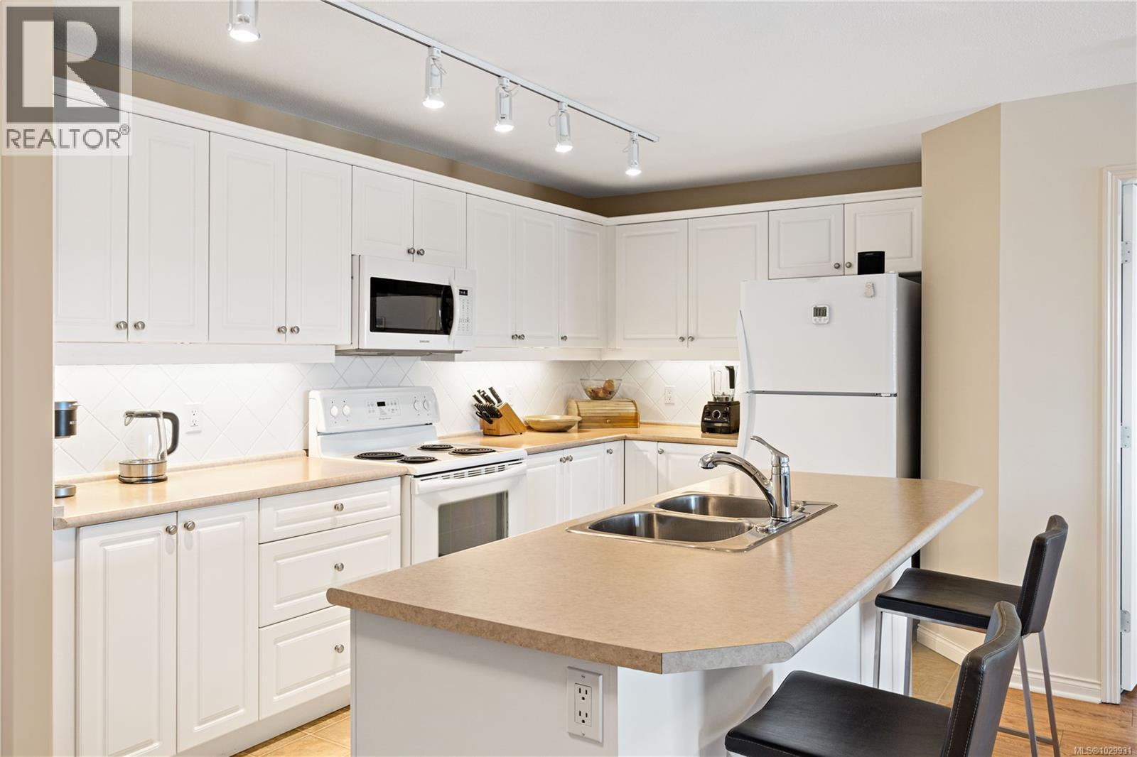 #211 1633 DUFFERIN CRES - 14