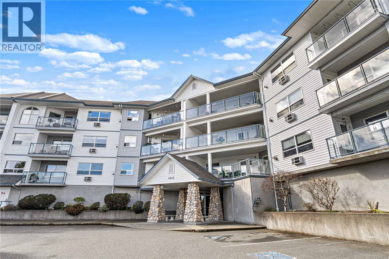 #211 1633 Dufferin Cres - 40
