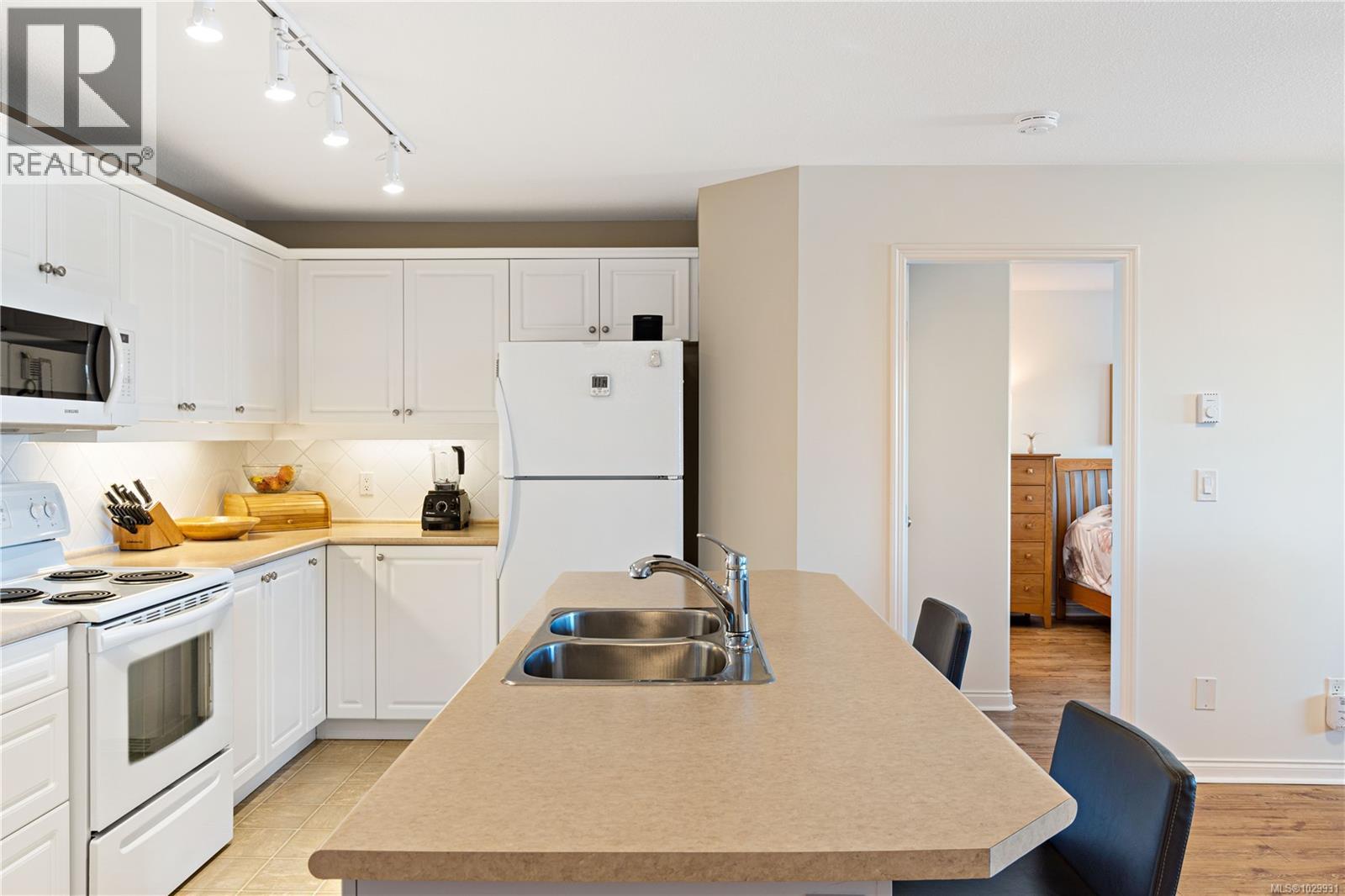 #211 1633 DUFFERIN CRES - 15