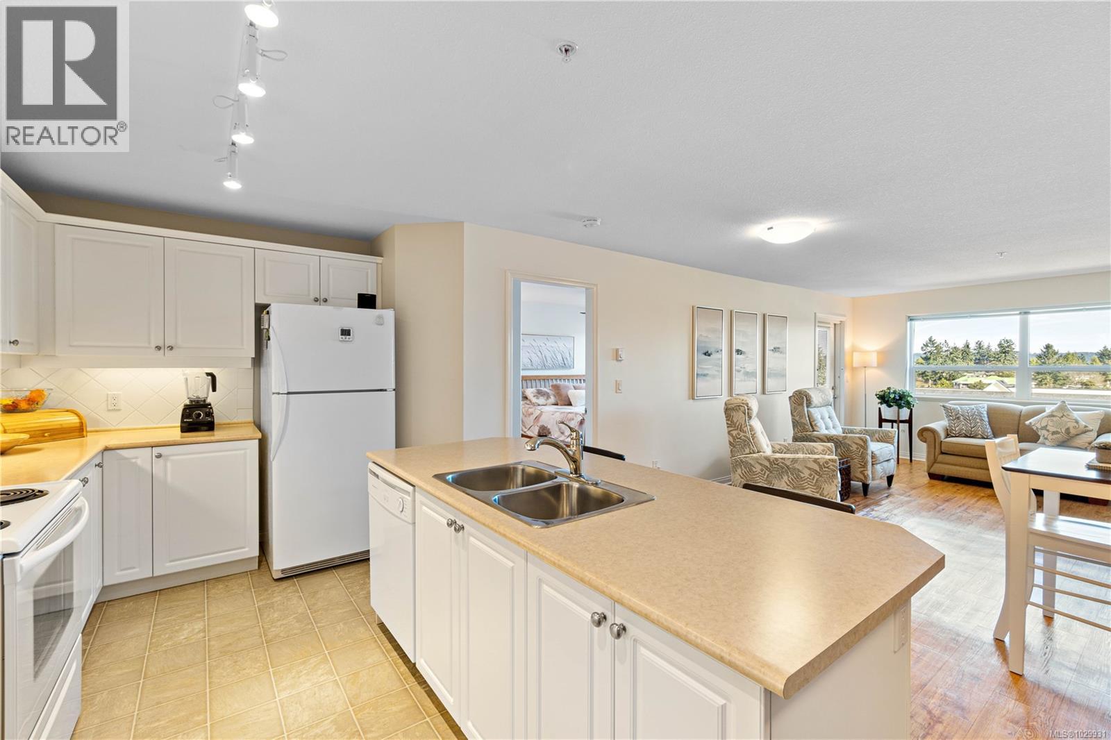 #211 1633 Dufferin Cres - 17