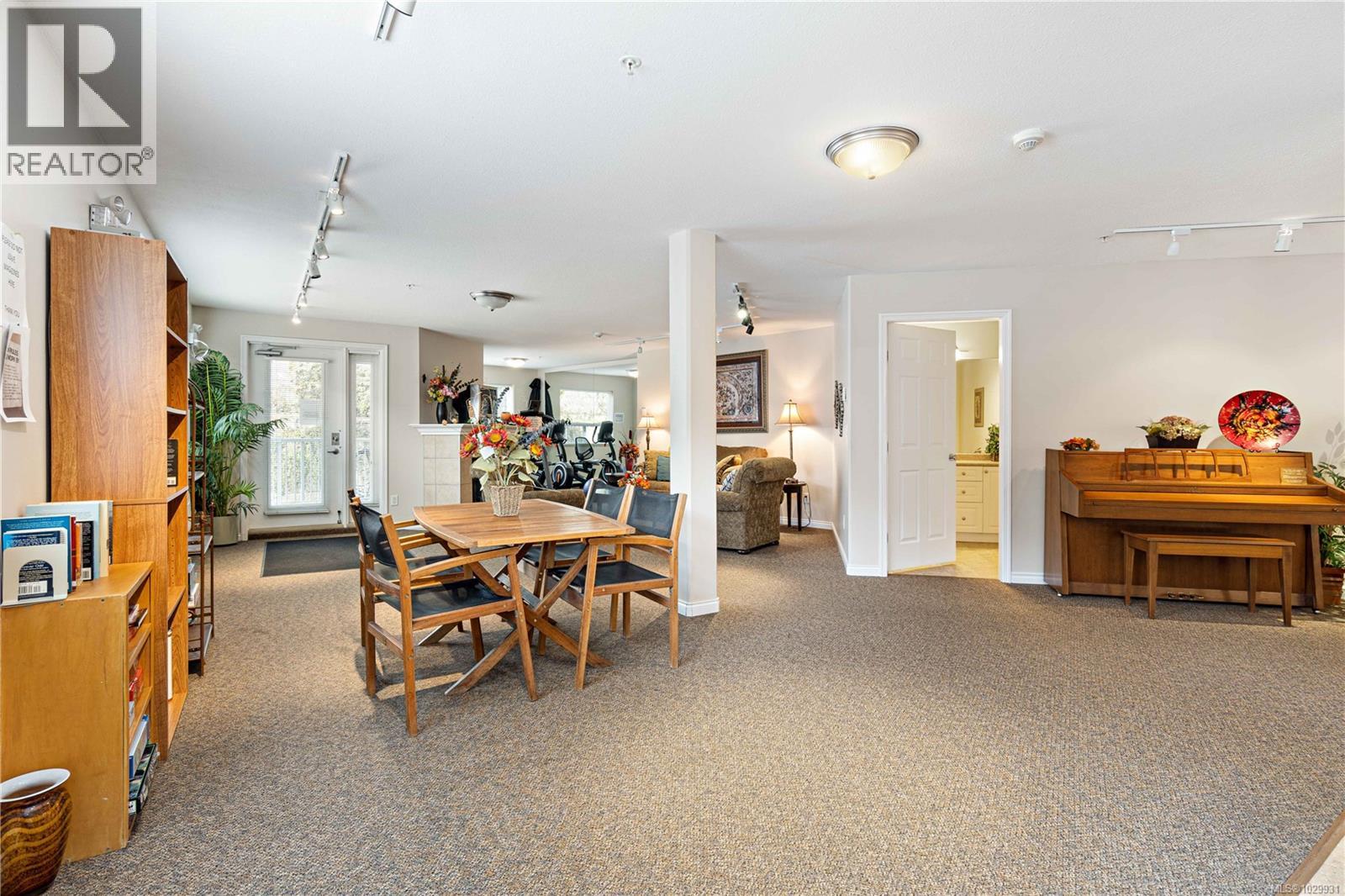 #211 1633 Dufferin Cres - 30