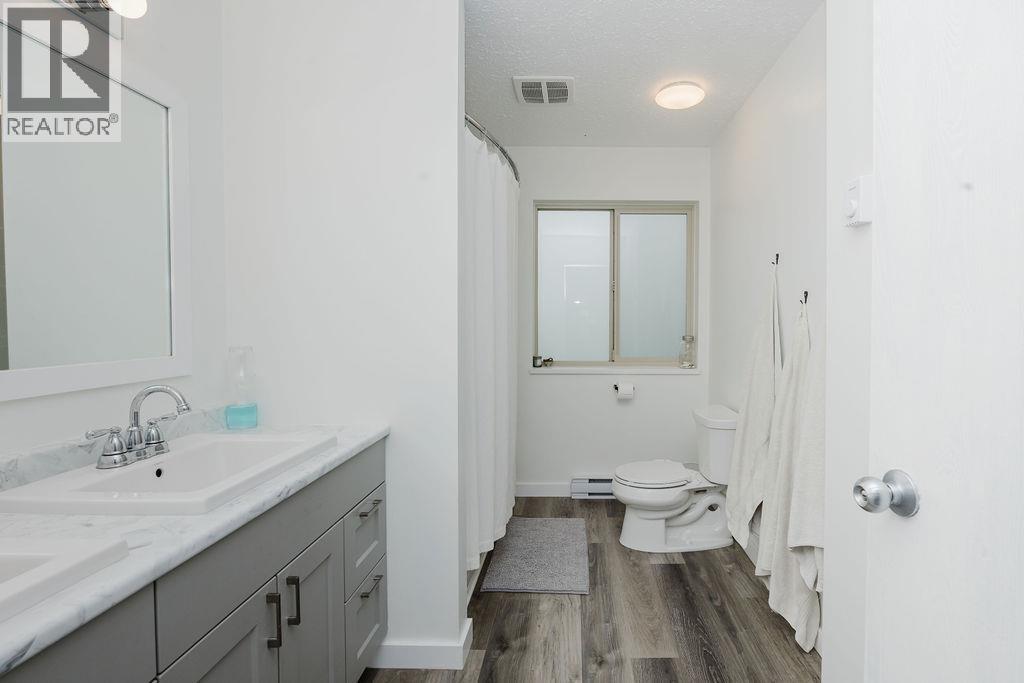 5 623 FARNHAM ROAD, Gibsons