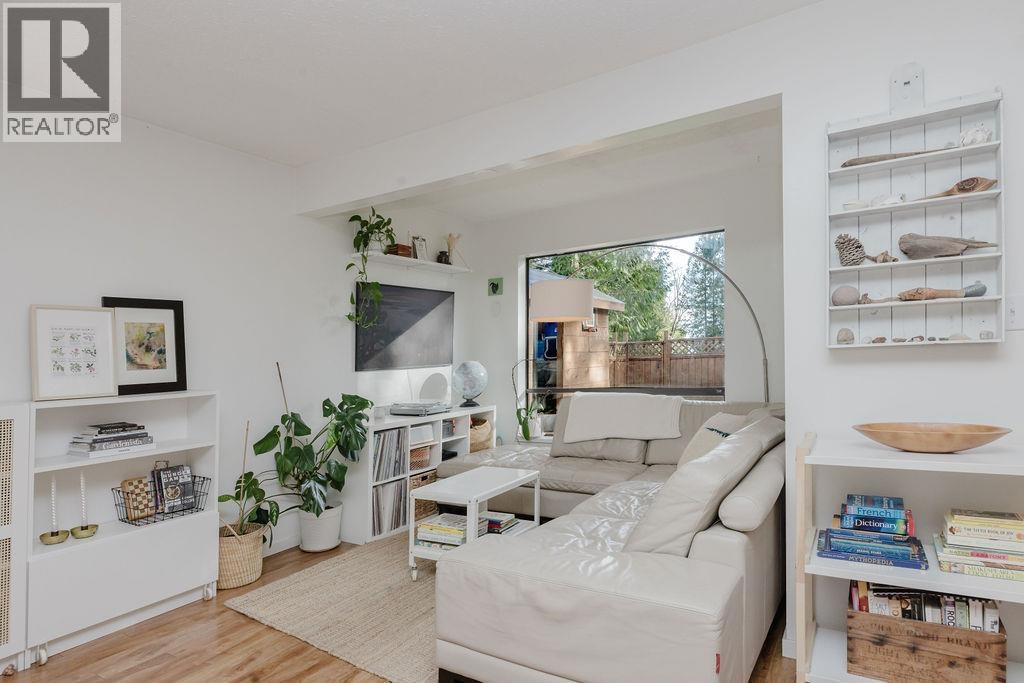 5 623 FARNHAM ROAD, Gibsons