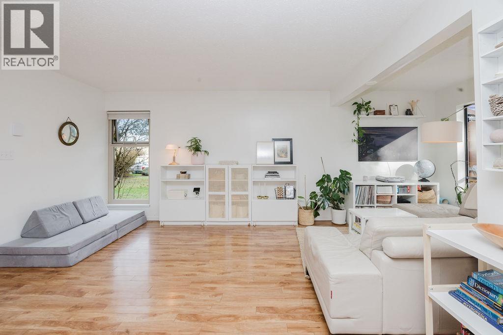 5 623 FARNHAM ROAD, Gibsons