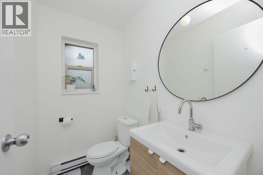 5 623 FARNHAM ROAD, Gibsons