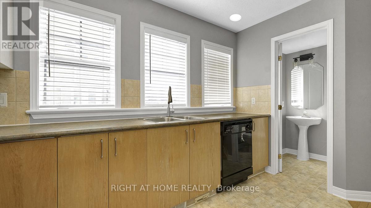 3 – 825 GRENON AVENUE, Ottawa, Ontario