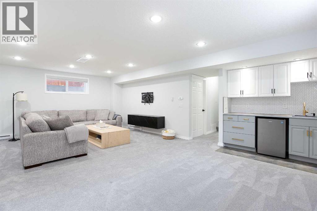 Single Family House for Sale in  Springborough Point SW Springbank Hill Calgary 