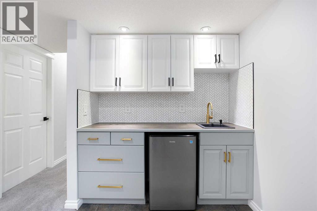 Single Family House for Sale in  Springborough Point SW Springbank Hill Calgary 