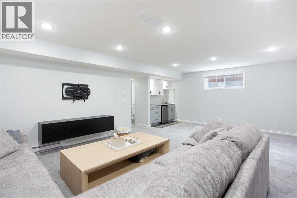 Single Family House for Sale in  Springborough Point SW Springbank Hill Calgary 