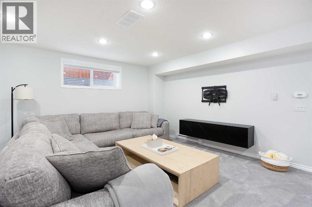 Single Family House for Sale in  Springborough Point SW Springbank Hill Calgary 