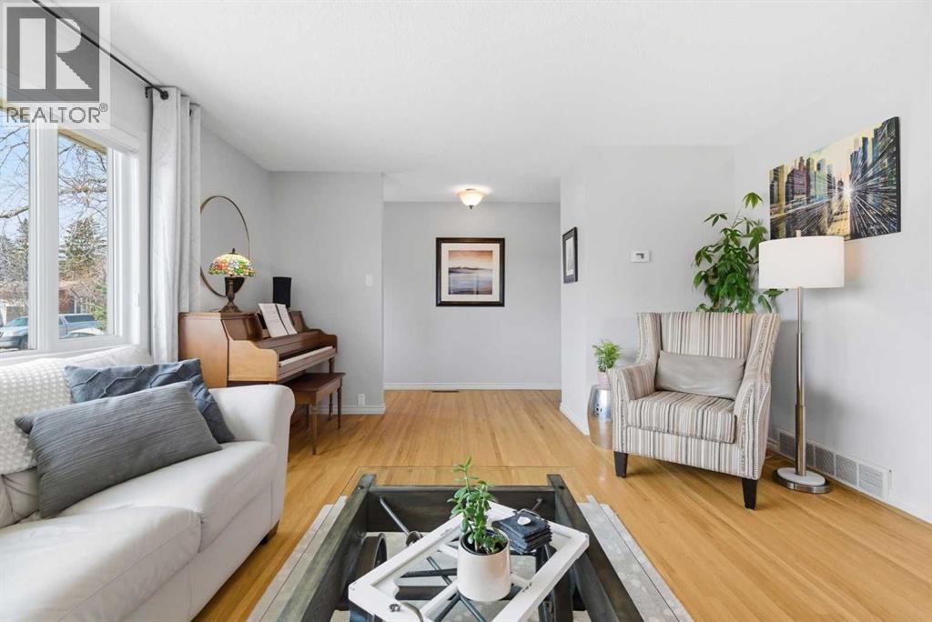 Single Family House 4 Level for Sale in  Athens Road SE Acadia Calgary 