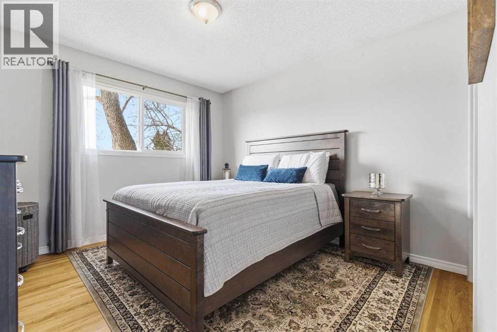 Single Family House 4 Level for Sale in  Athens Road SE Acadia Calgary 