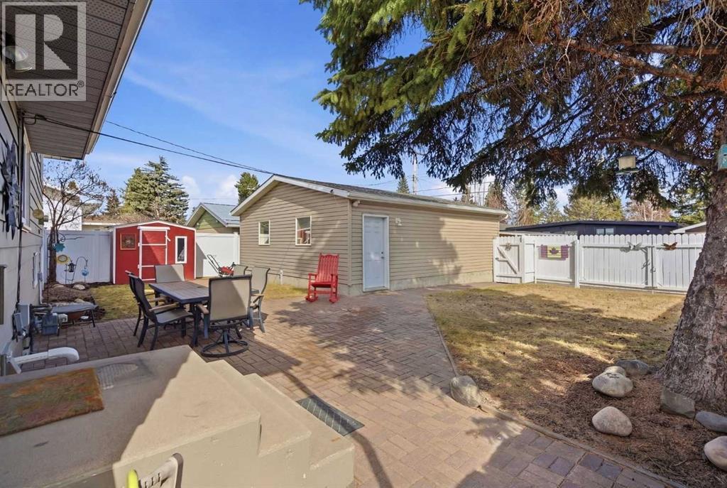 Single Family House 4 Level for Sale in  Athens Road SE Acadia Calgary 