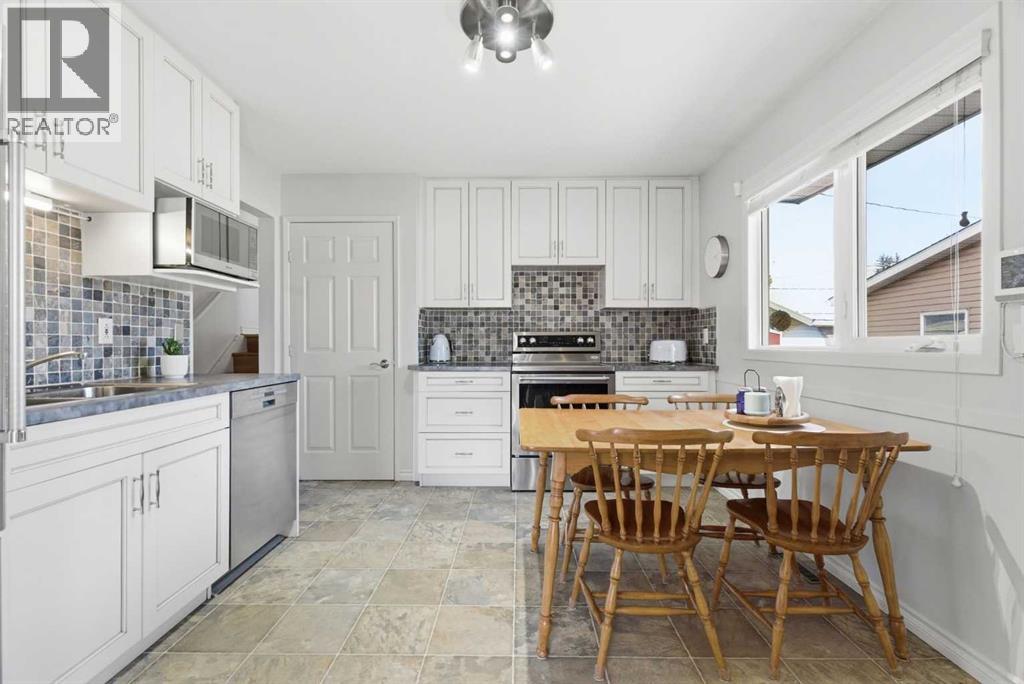 Single Family House 4 Level for Sale in  Athens Road SE Acadia Calgary 