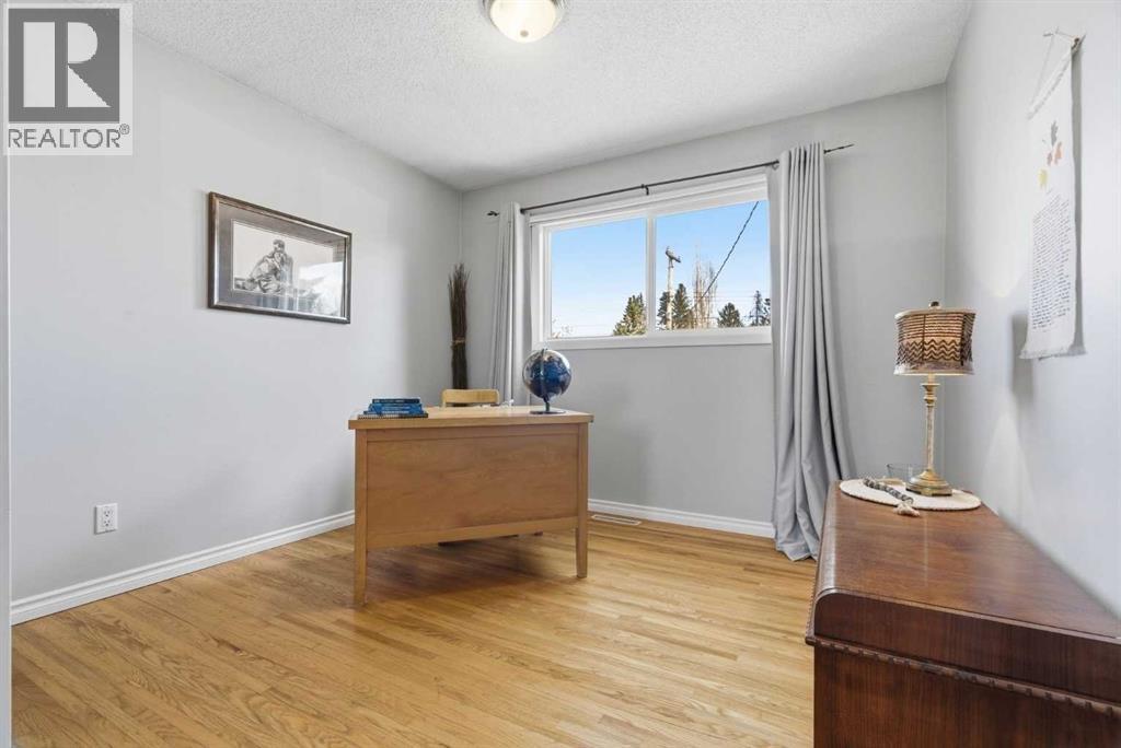 Single Family House 4 Level for Sale in  Athens Road SE Acadia Calgary 