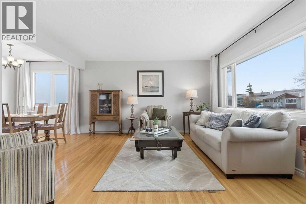 Single Family House 4 Level for Sale in  Athens Road SE Acadia Calgary 