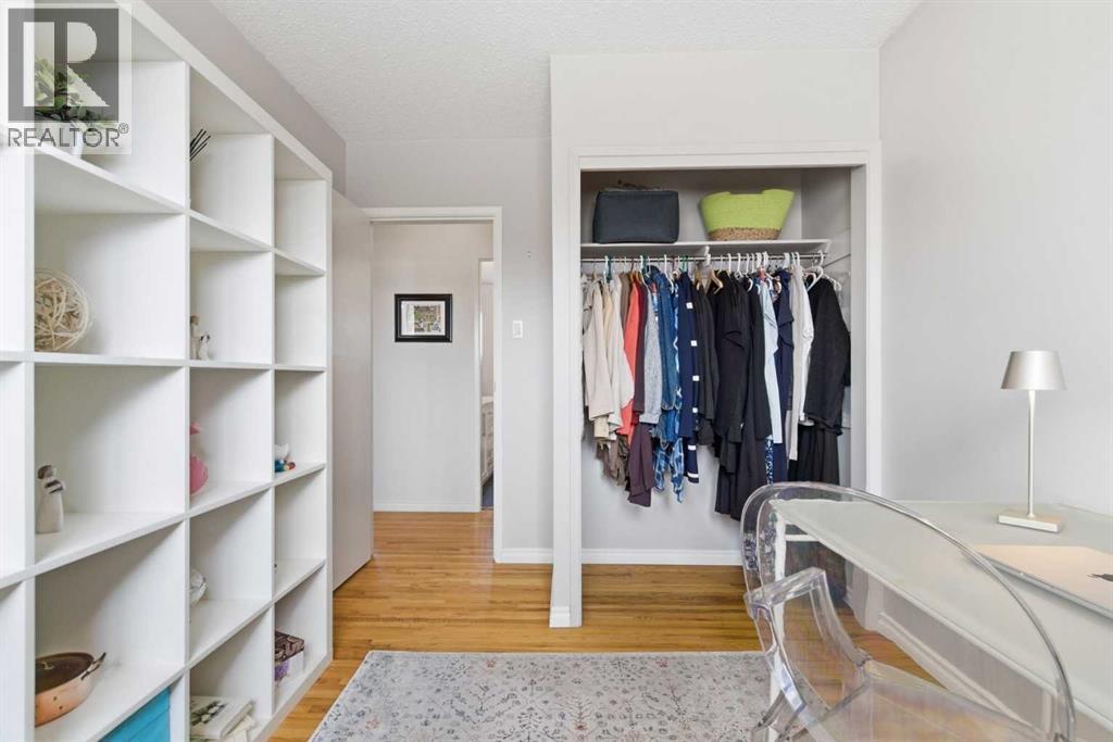 Single Family House 4 Level for Sale in  Athens Road SE Acadia Calgary 