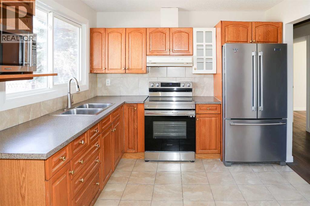 Single Family House Bungalow for Sale in  Pensville Road SE Penbrooke Meadows Calgary 