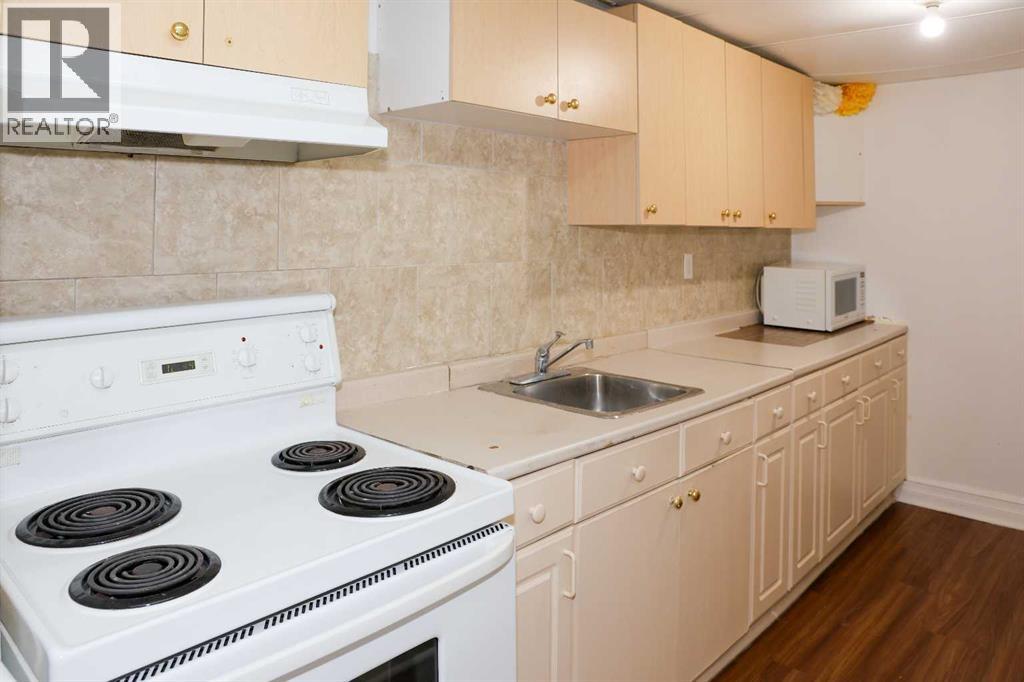 Single Family House Bungalow for Sale in  Pensville Road SE Penbrooke Meadows Calgary 