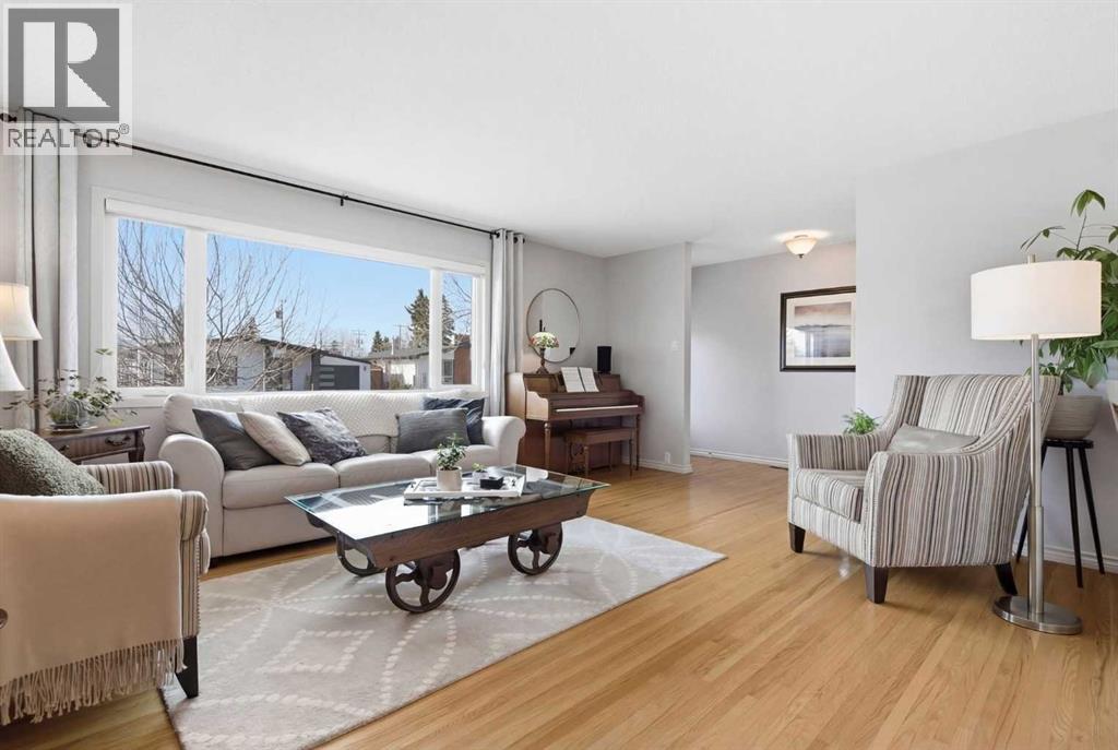 Single Family House 4 Level for Sale in  Athens Road SE Acadia Calgary 