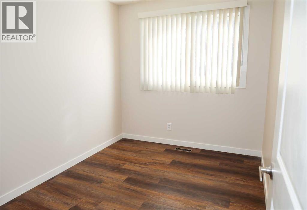 Single Family House Bungalow for Sale in  Pensville Road SE Penbrooke Meadows Calgary 