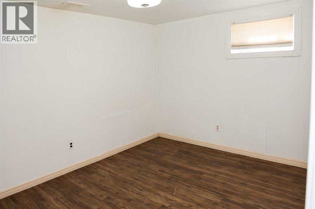 Single Family House Bungalow for Sale in  Pensville Road SE Penbrooke Meadows Calgary 