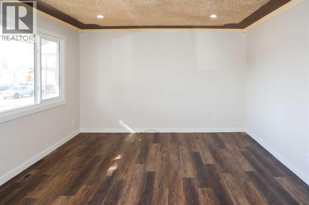 Single Family House Bungalow for Sale in  Pensville Road SE Penbrooke Meadows Calgary 