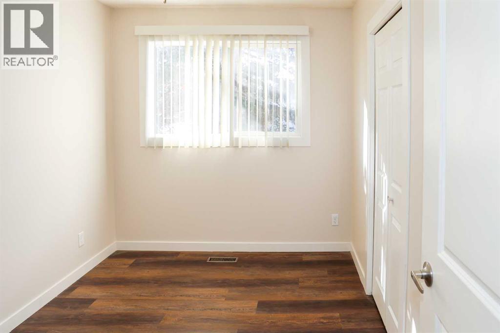 Single Family House Bungalow for Sale in  Pensville Road SE Penbrooke Meadows Calgary 