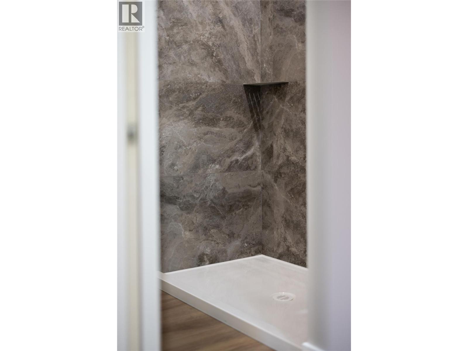 #103 806 CLIFF AVENUE - 29