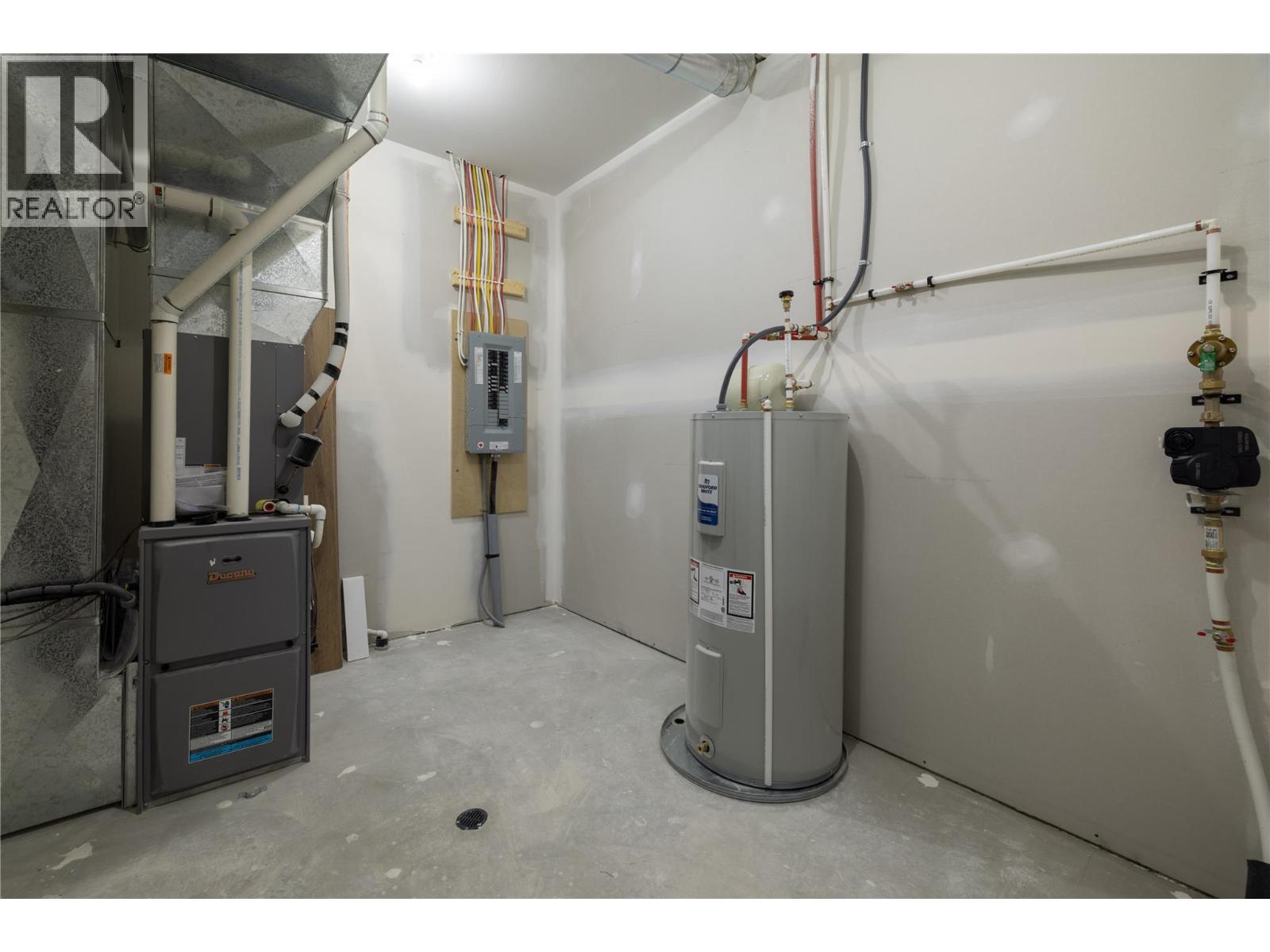 #103 806 CLIFF AVENUE - 46