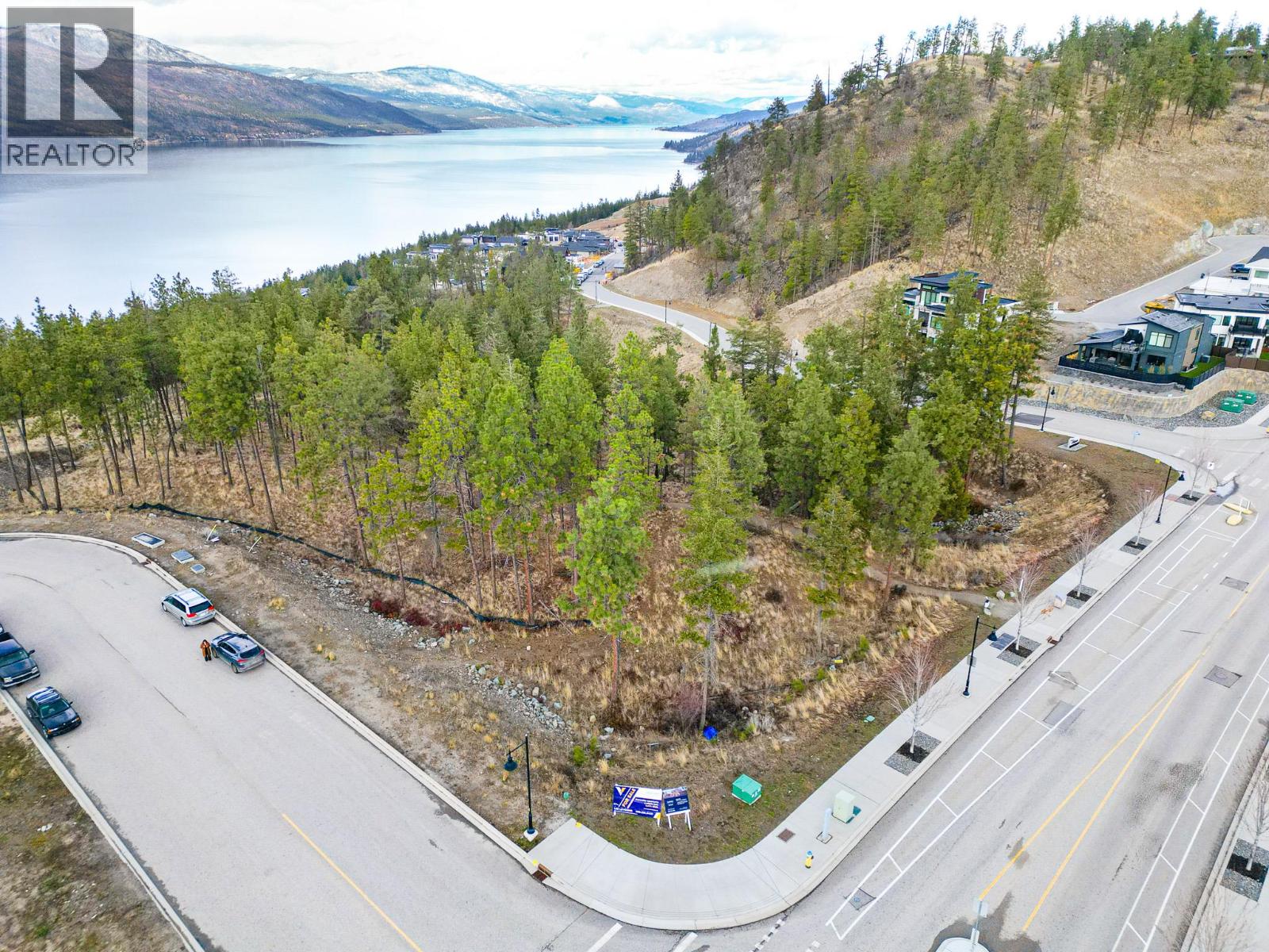  1810 Hilltop Crescent, Kelowna