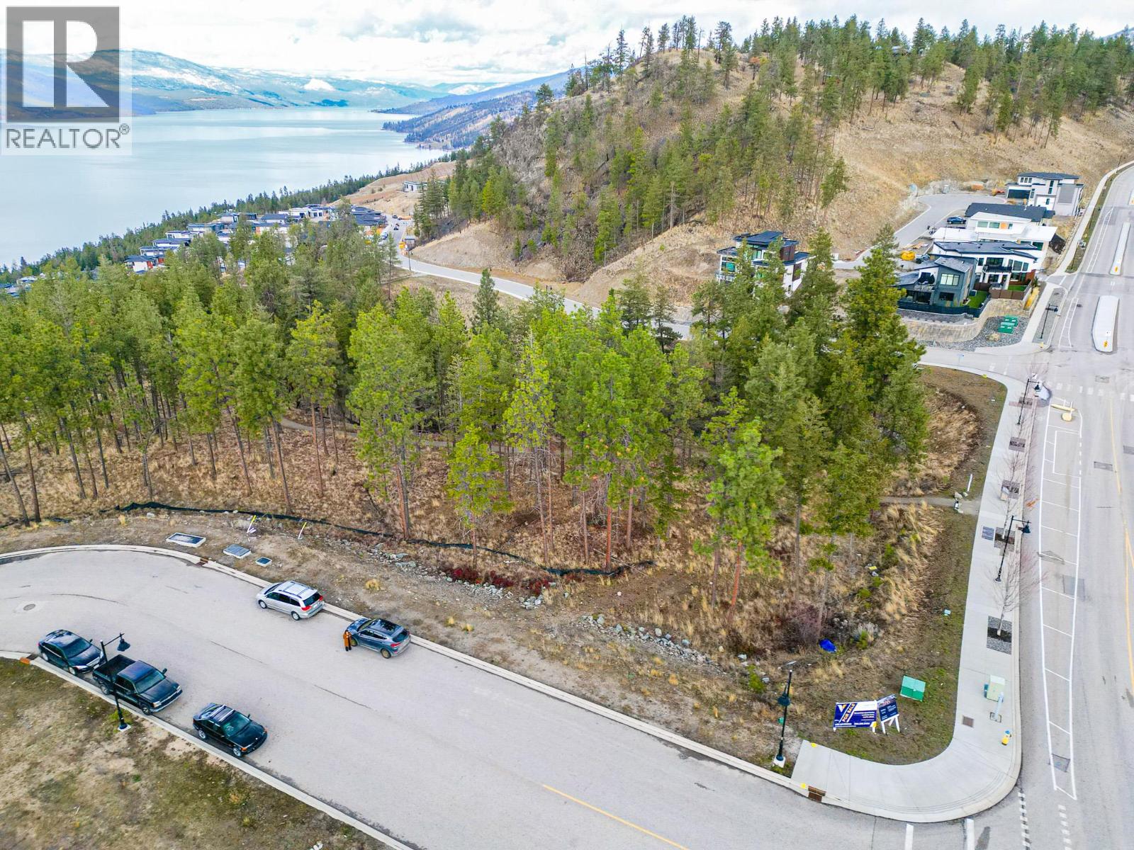  1810 Hilltop Crescent, Kelowna