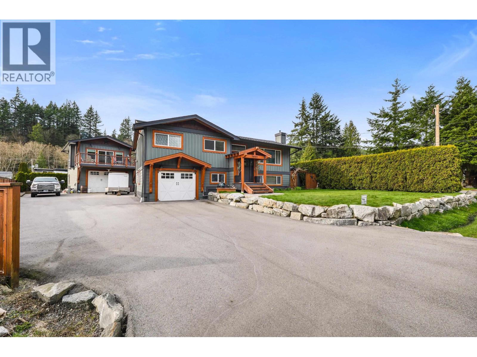 38101 CHESTNUT AVENUE, Squamish