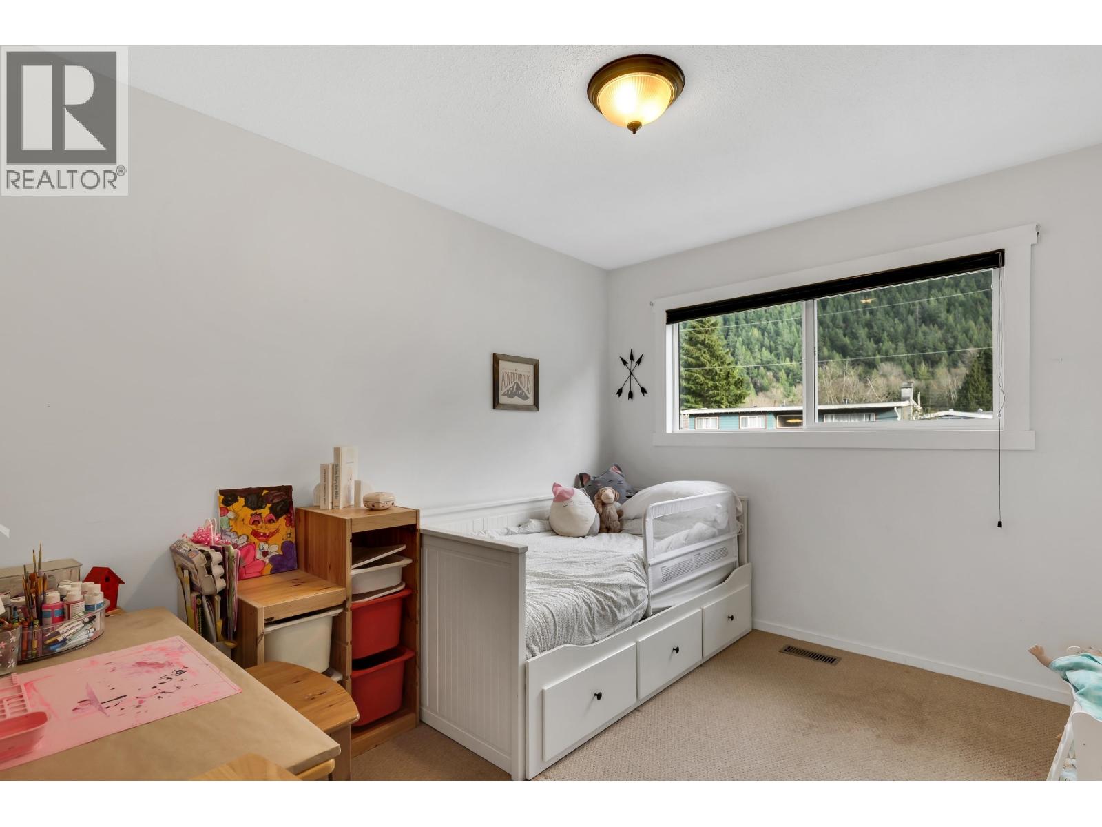 38101 CHESTNUT AVENUE, Squamish