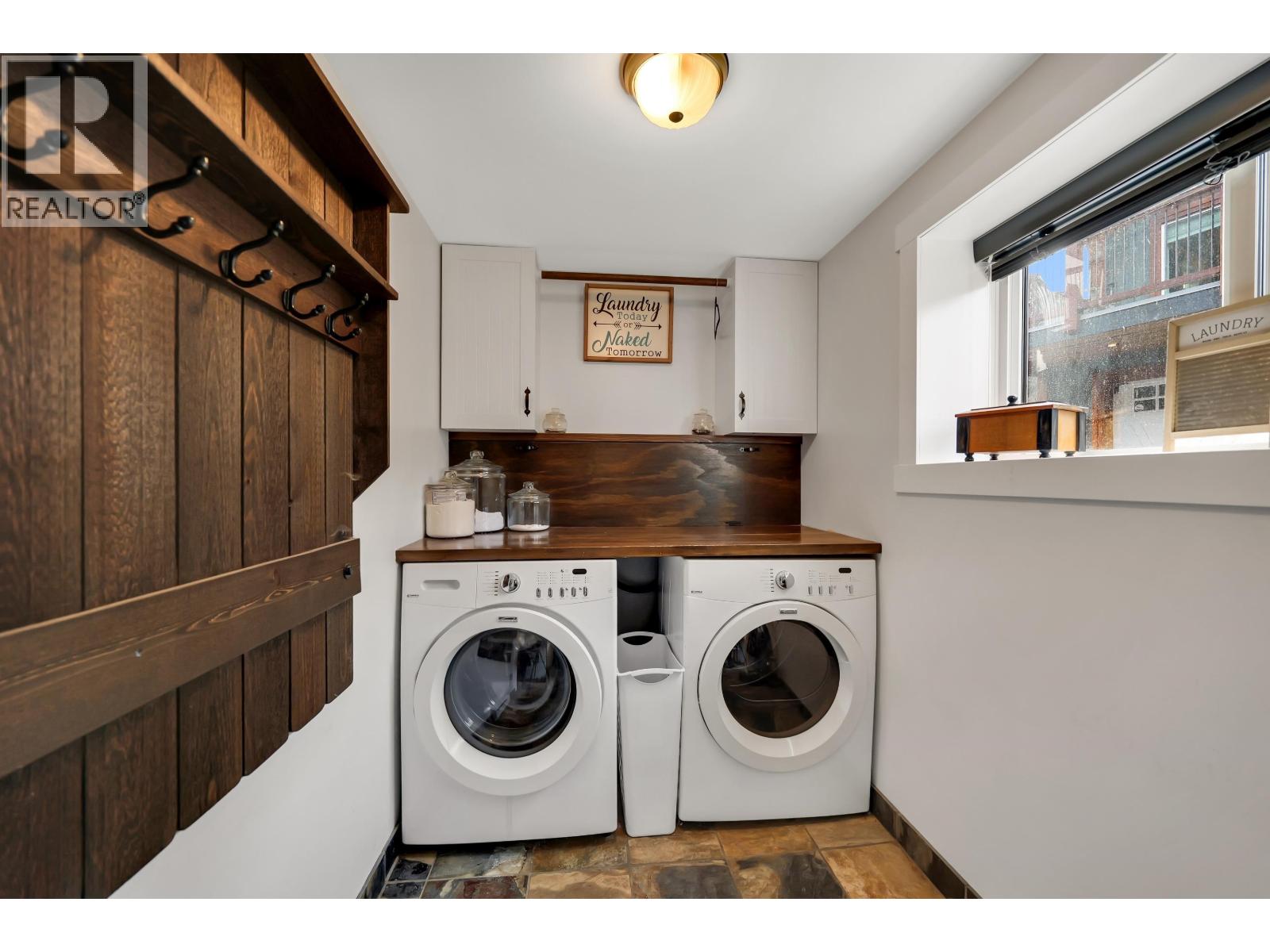 38101 CHESTNUT AVENUE, Squamish